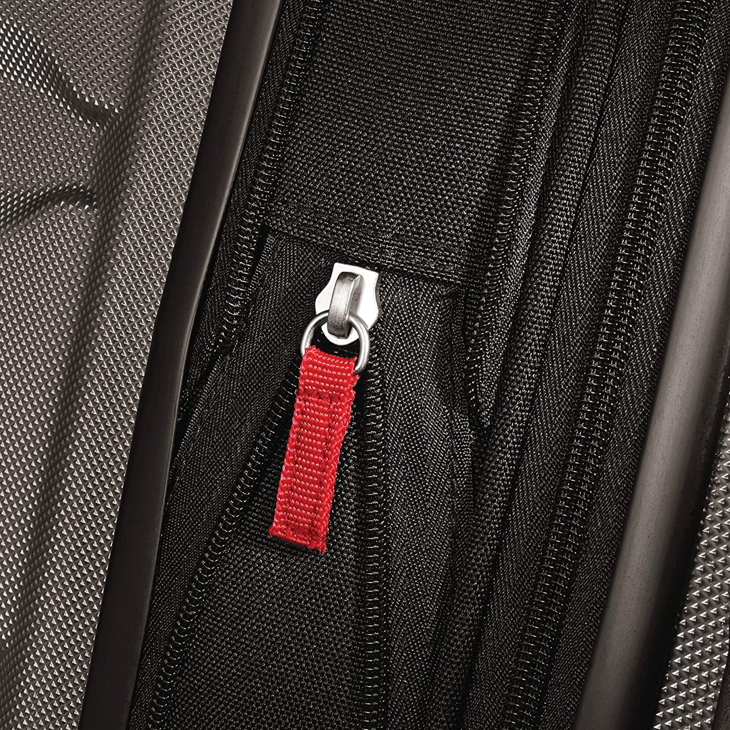 Samsonite Omni 20" Carry-On Spinner Luggage